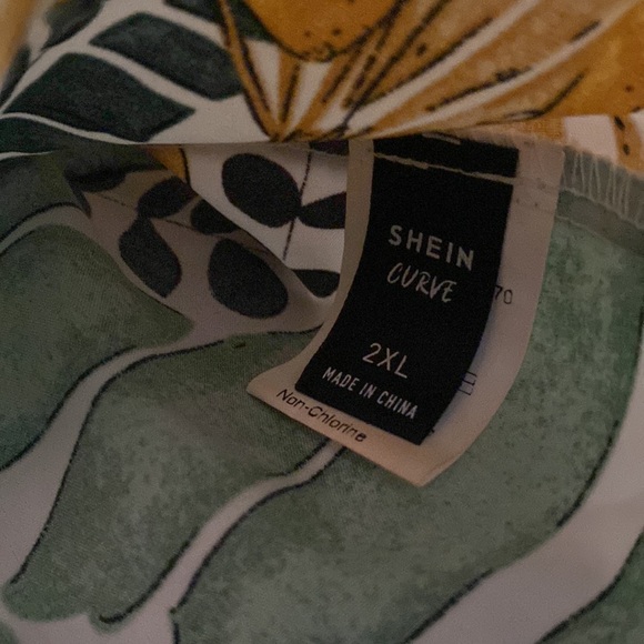 Tropical tie cover up top - Picture 2 of 3